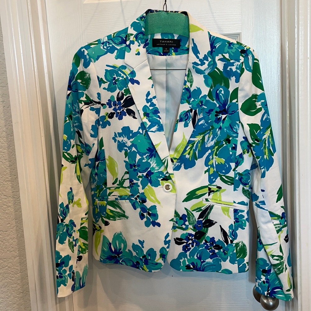 Women’s Floral Blazer